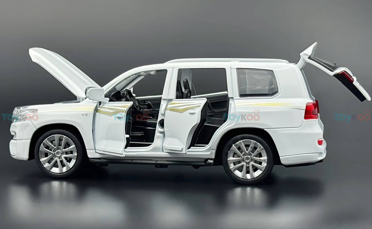 Toyota Land Cruiser LC200 1:24  diecast Scale Model | Assorted Colors