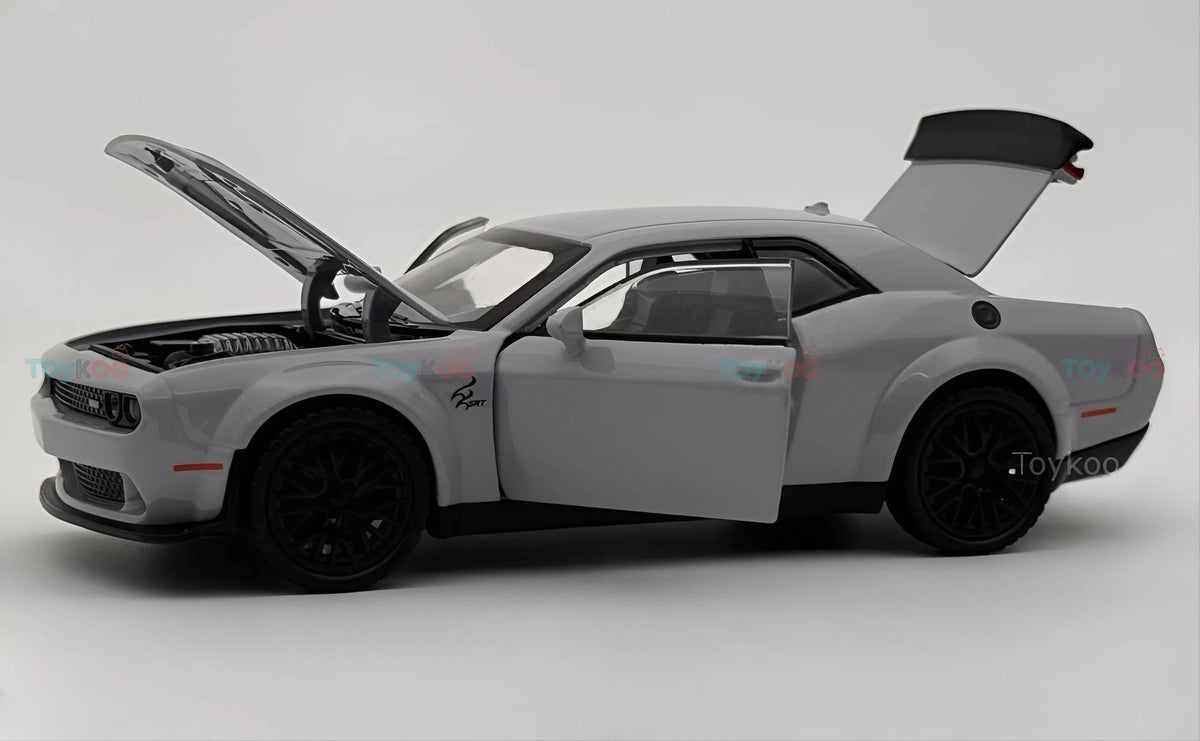 Dodge Challenger SRT Hellcat 1:24 diecast scale model car